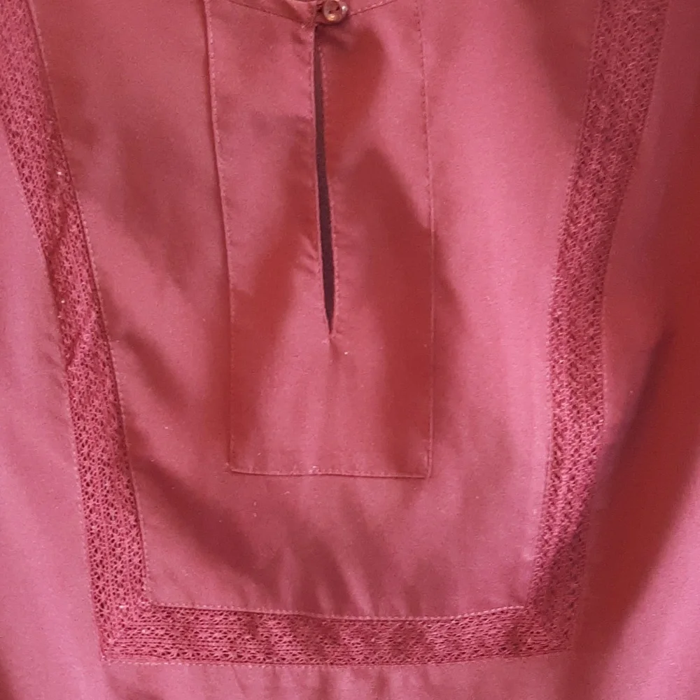 Old Navy blouse. long sleeved pull on .  Size Medium.  Burgundy. - Picture 3 of 13